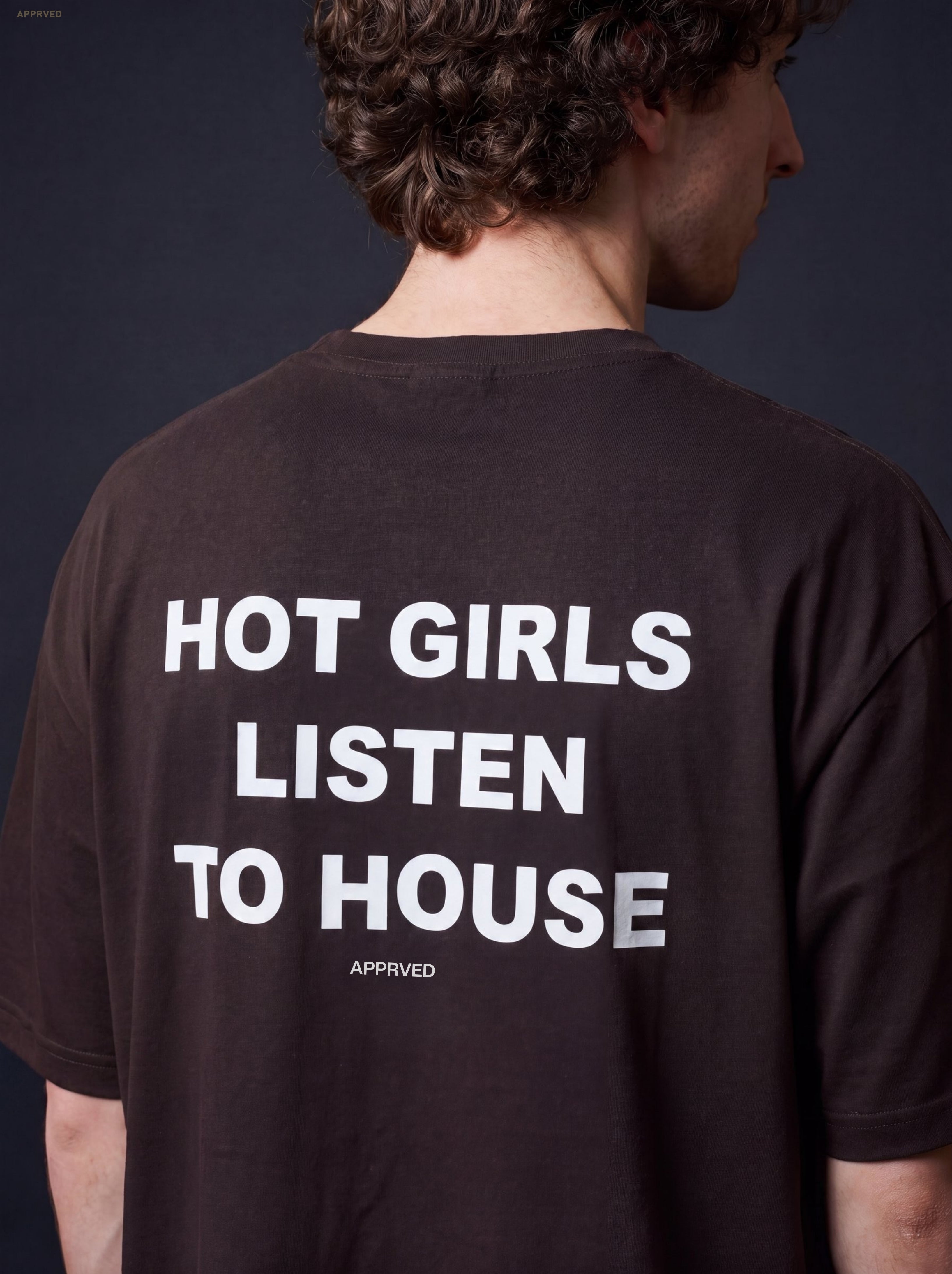 HOT GIRLS LISTEN TO HOUSE