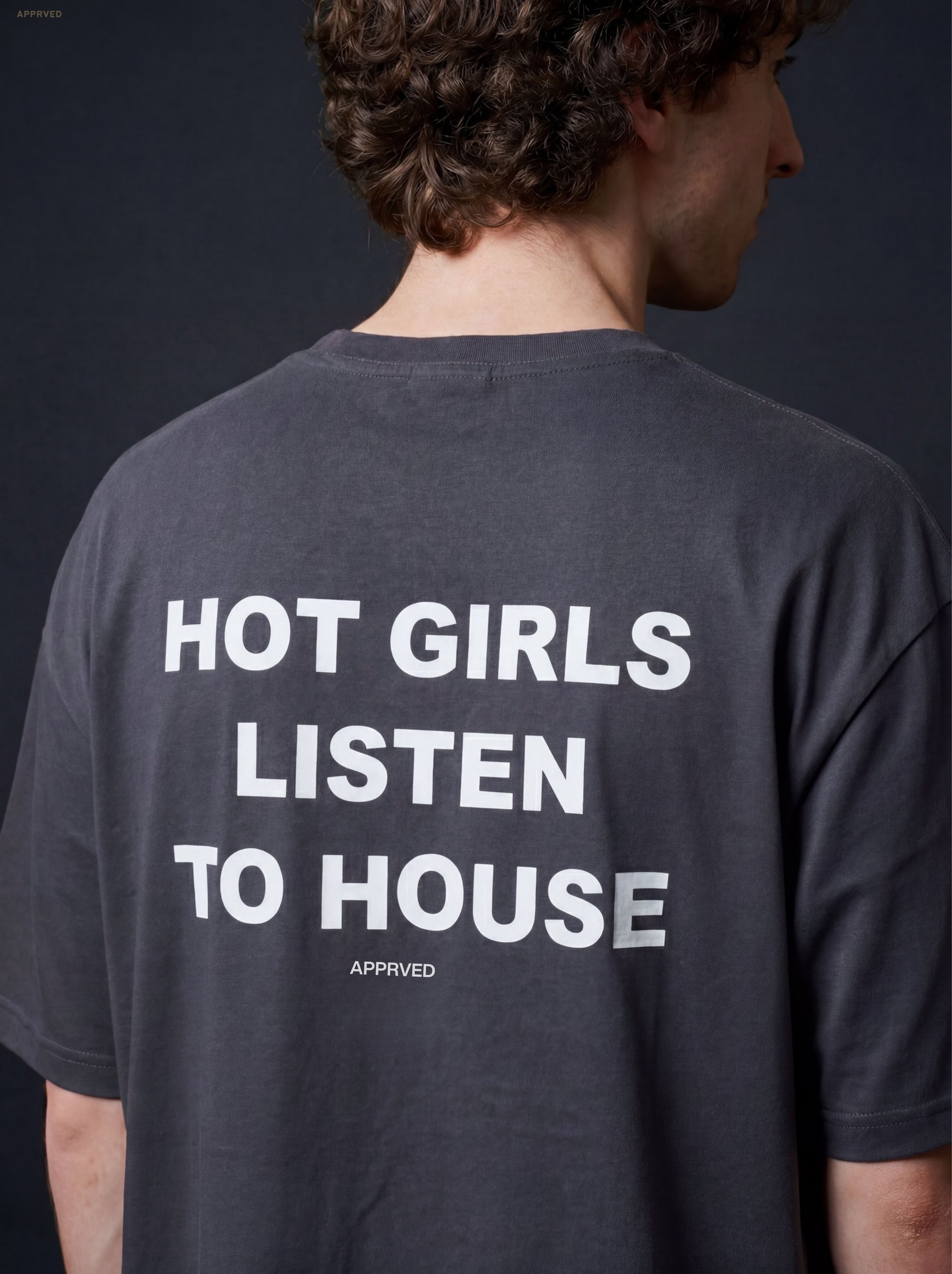 HOT GIRLS LISTEN TO HOUSE