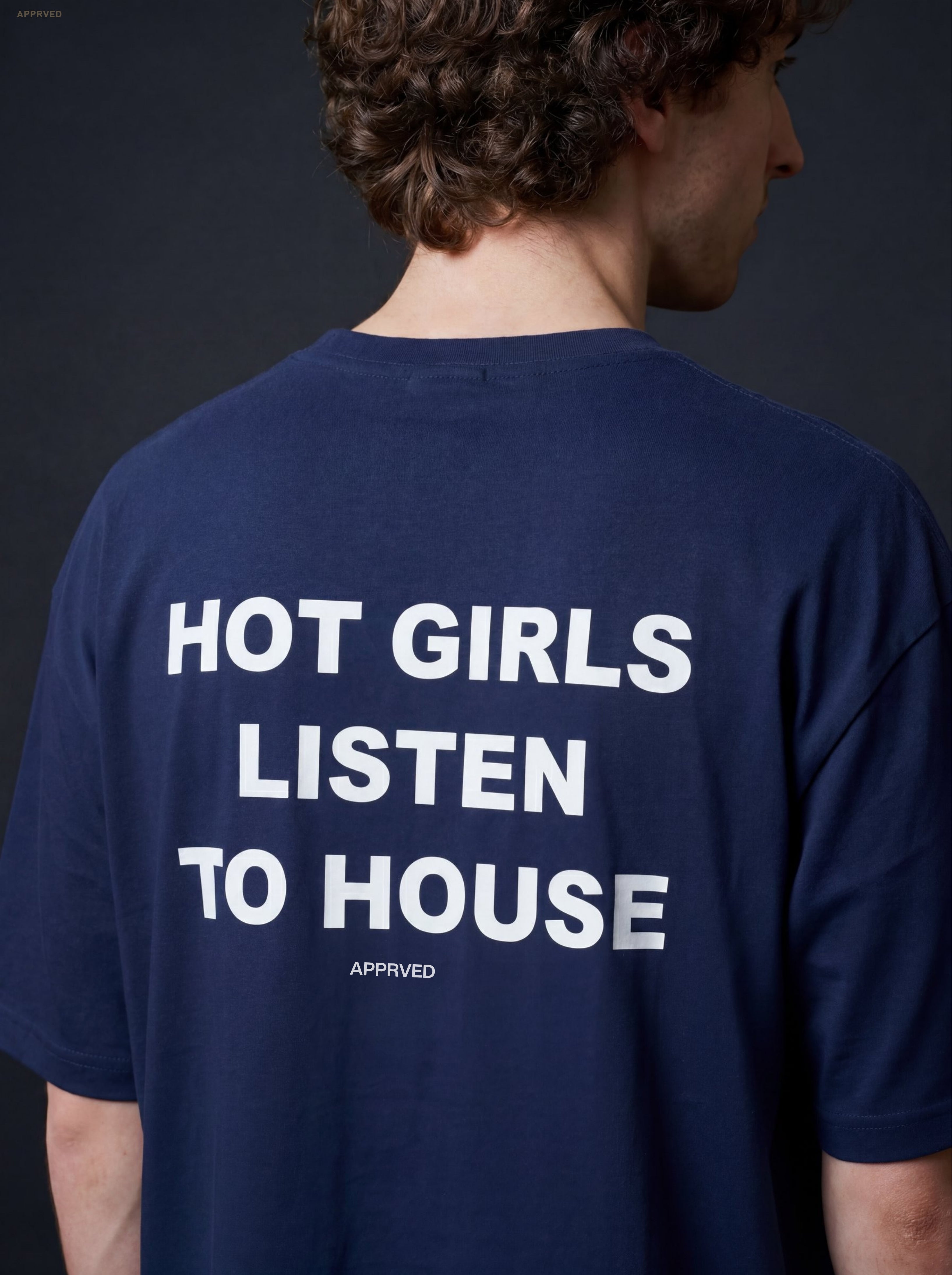 HOT GIRLS LISTEN TO HOUSE