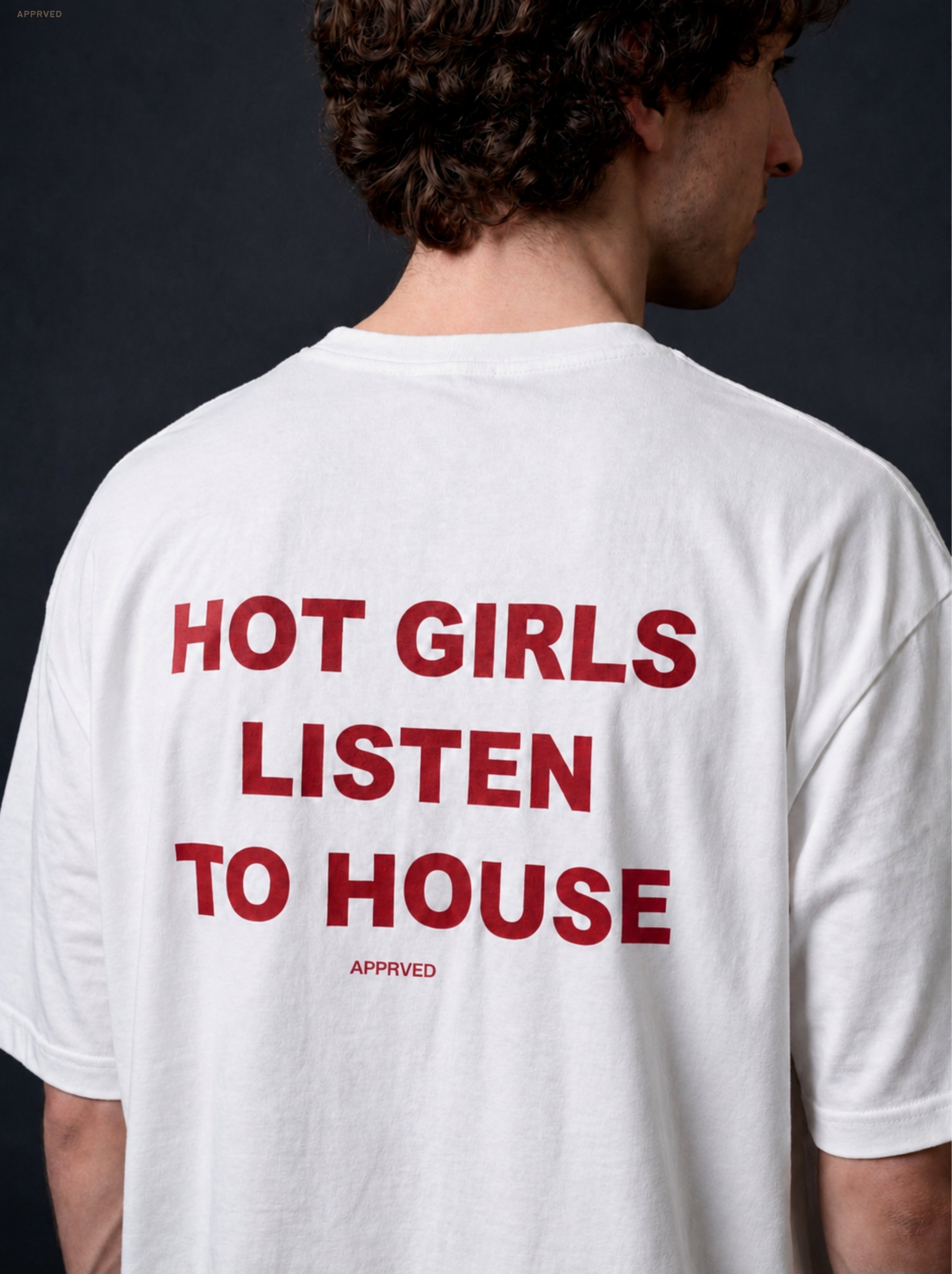 HOT GIRLS LISTEN TO HOUSE