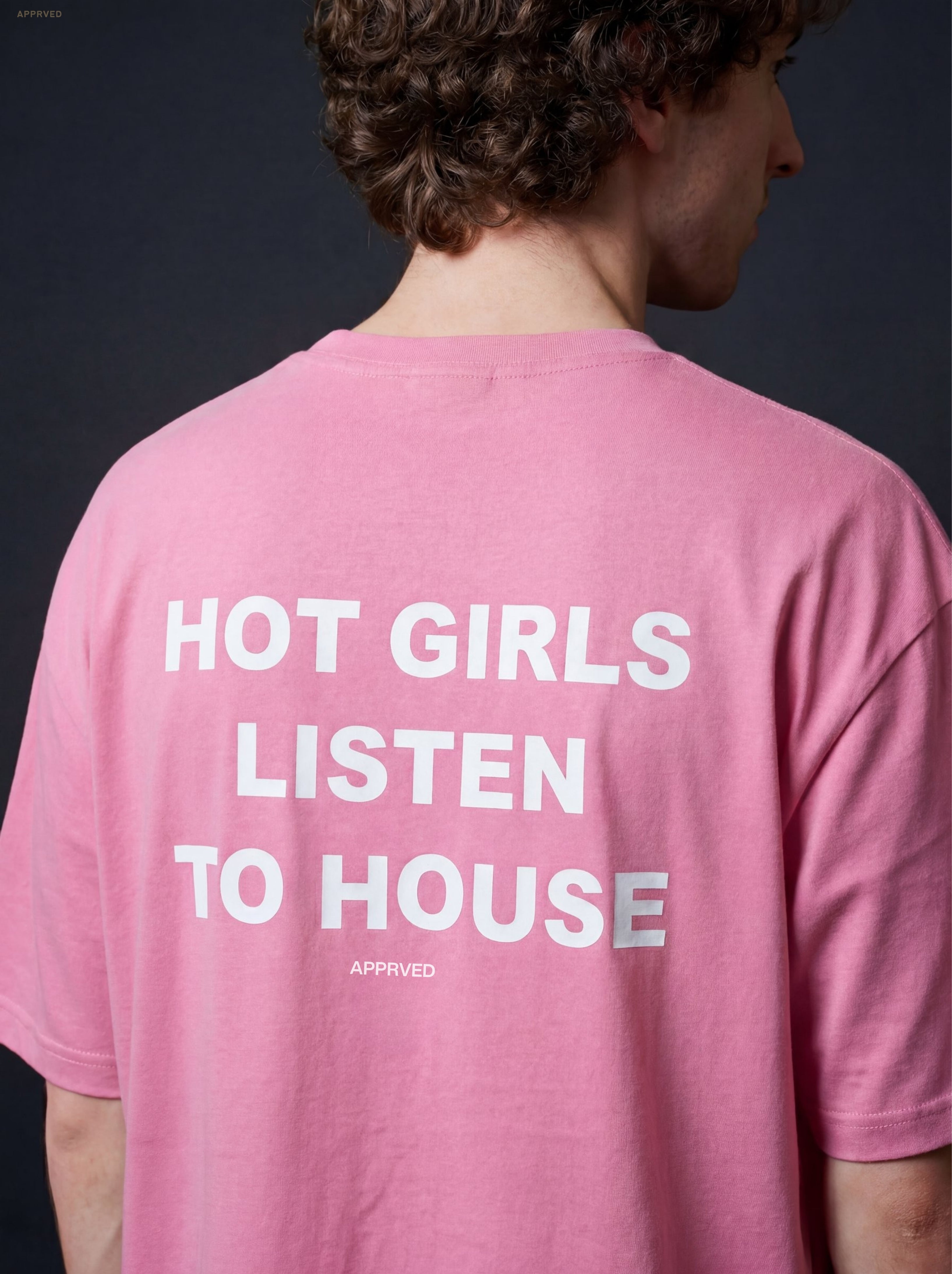 HOT GIRLS LISTEN TO HOUSE