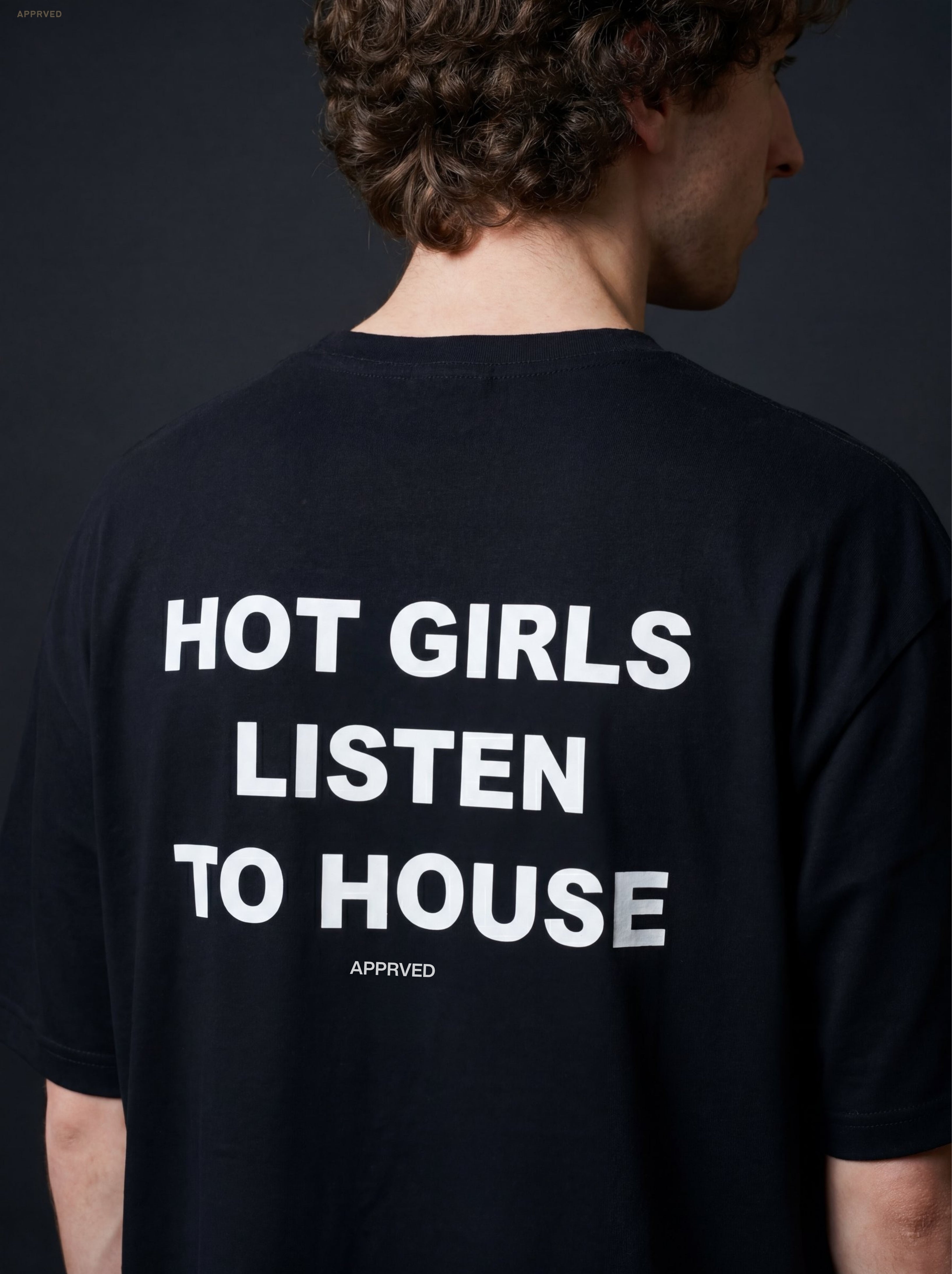 HOT GIRLS LISTEN TO HOUSE