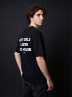HOT GIRLS LISTEN TO HOUSE